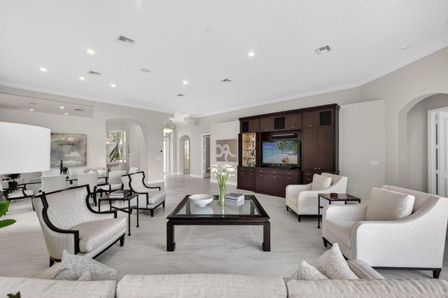 131 Porto Vecchio Way, Palm Beach Gardens, FL 33418