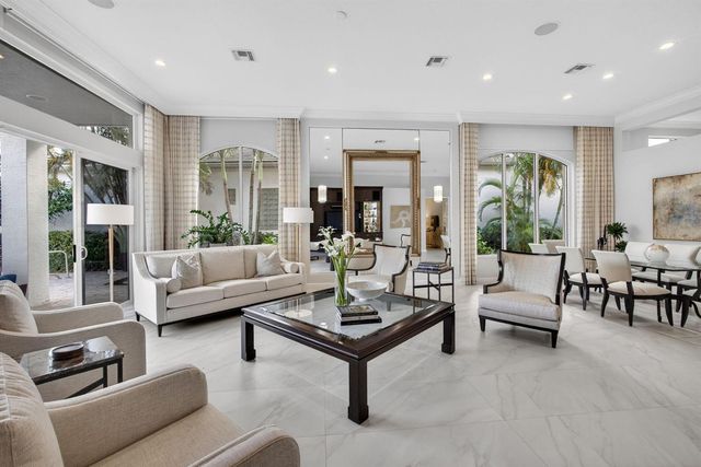 131 Porto Vecchio Way, Palm Beach Gardens, FL 33418