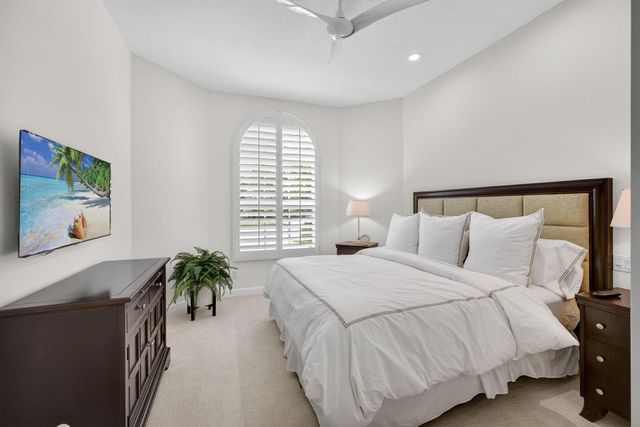 131 Porto Vecchio Way, Palm Beach Gardens, FL 33418