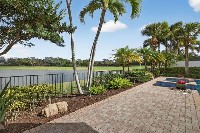 131 Porto Vecchio Way, Palm Beach Gardens, FL 33418