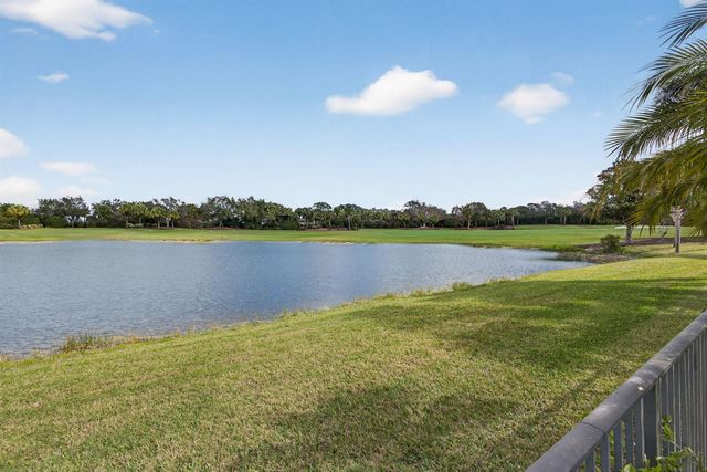 131 Porto Vecchio Way, Palm Beach Gardens, FL 33418