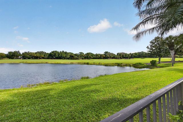 131 Porto Vecchio Way, Palm Beach Gardens, FL 33418