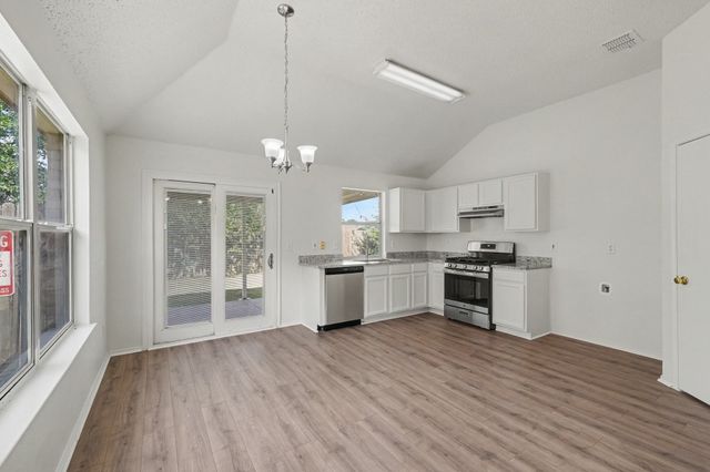7315 Marsland Lane, Arlington, TX 76001