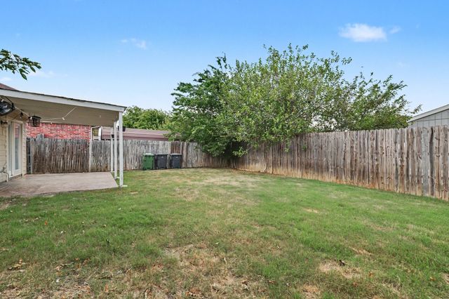 7315 Marsland Lane, Arlington, TX 76001