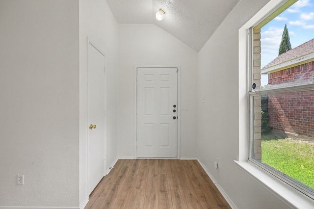 7315 Marsland Lane, Arlington, TX 76001