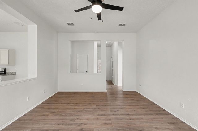 7315 Marsland Lane, Arlington, TX 76001