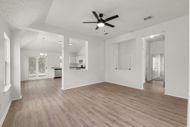 7315 Marsland Lane, Arlington, TX 76001