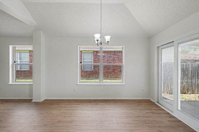 7315 Marsland Lane, Arlington, TX 76001