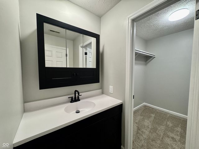 1510 W Shore Loop, Martinsville, IN 46151