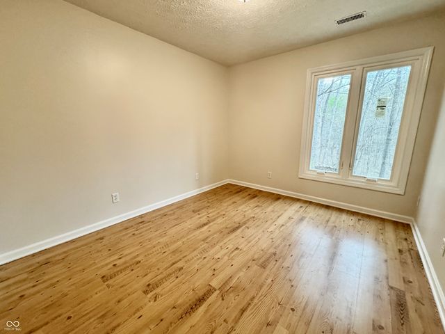 1510 W Shore Loop, Martinsville, IN 46151