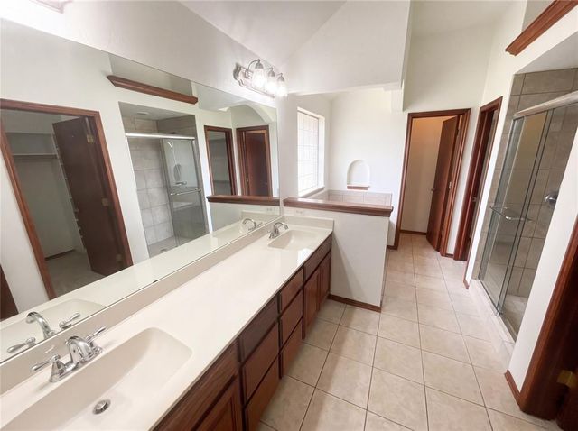 13808 S Robinson Avenue, Oklahoma City, OK 73170