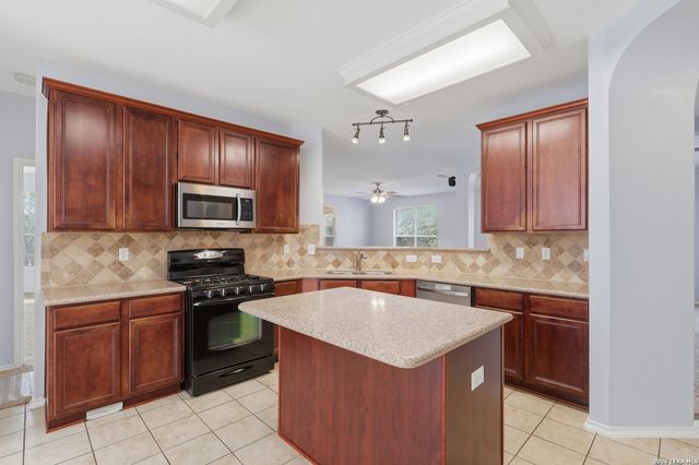 15107 S Wingheart, San Antonio, TX 78253