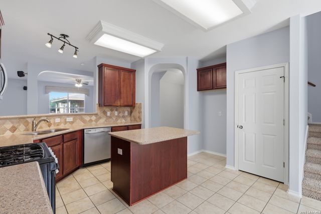 15107 S Wingheart, San Antonio, TX 78253
