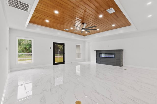 404 Luzon Street, Tool, TX 75143
