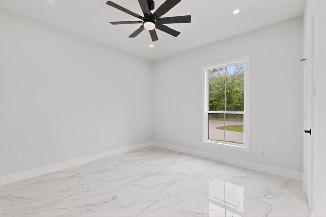 404 Luzon Street, Tool, TX 75143