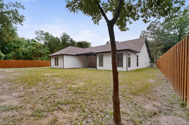 404 Luzon Street, Tool, TX 75143