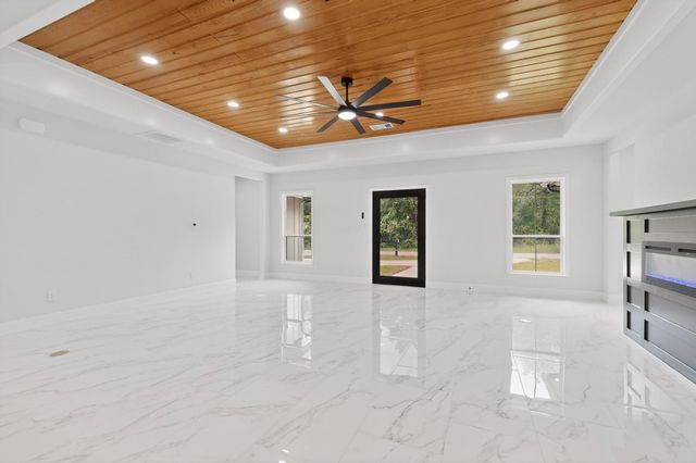 404 Luzon Street, Tool, TX 75143