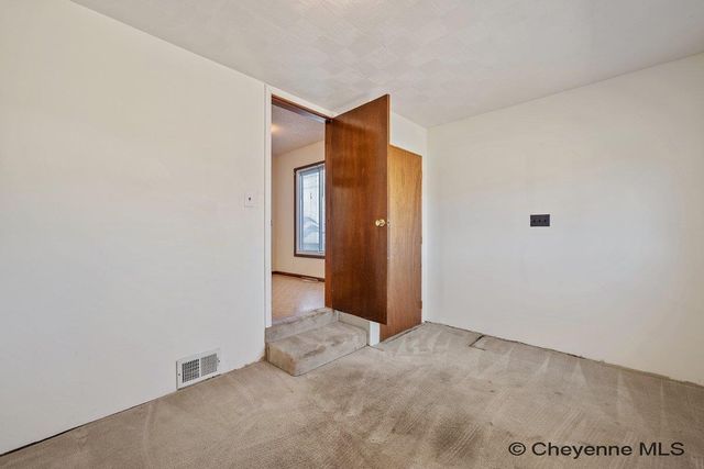 821 STEVENS DR, Cheyenne, WY 82001