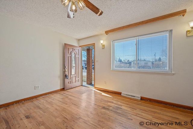 821 STEVENS DR, Cheyenne, WY 82001