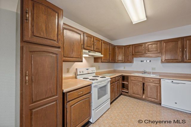 821 STEVENS DR, Cheyenne, WY 82001