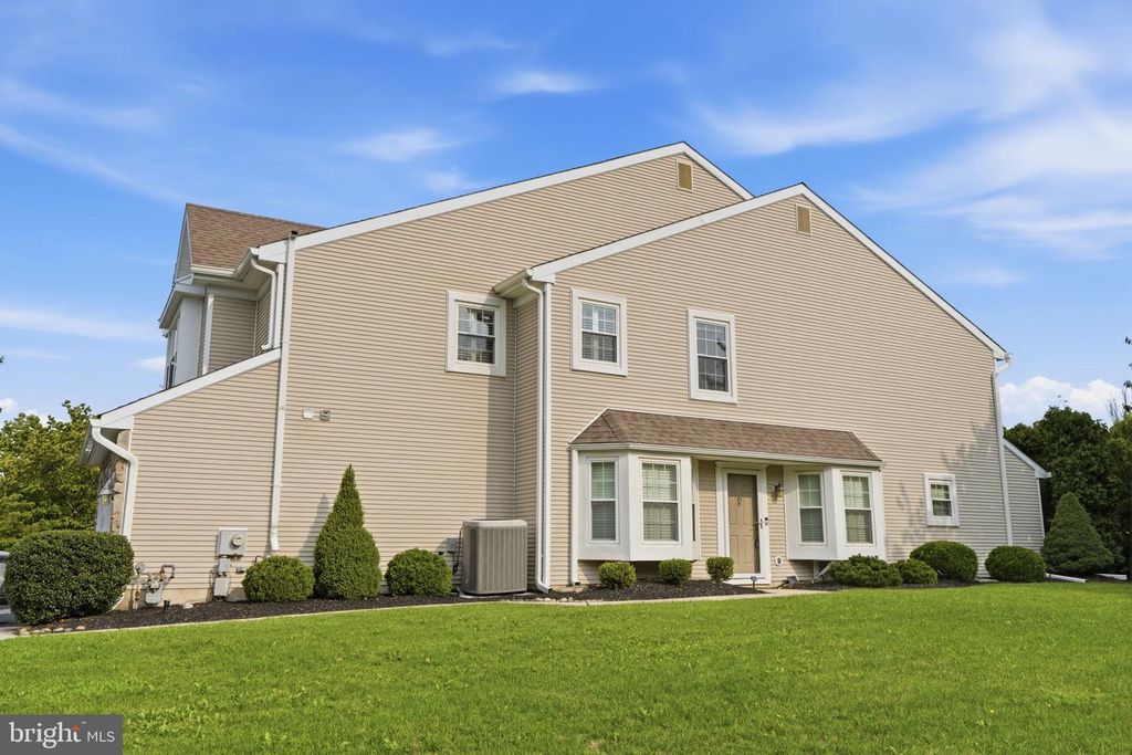 506 COACHWOOD CT, NEWTOWN, PA 18940 — photo 2