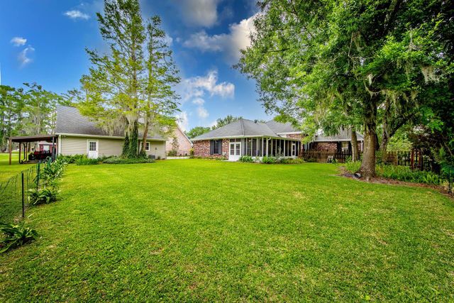207 Ouiski Bayou Drive, Houma, LA 70360