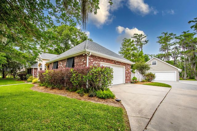 207 Ouiski Bayou Drive, Houma, LA 70360