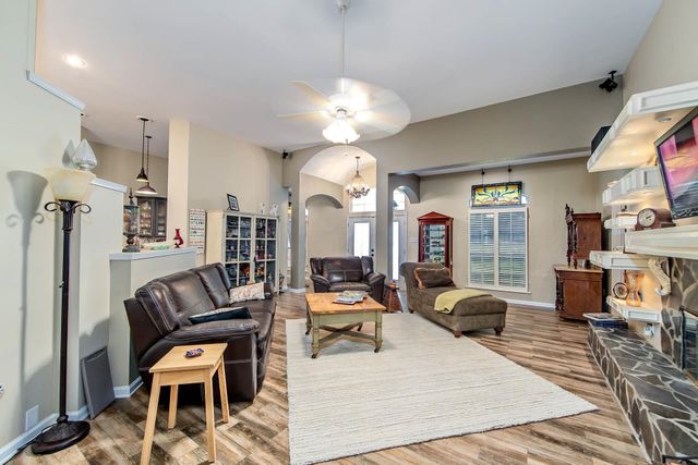 207 Ouiski Bayou Drive, Houma, LA 70360