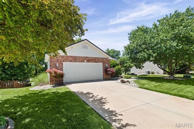 137 Egret Court, Belleville, IL 62223