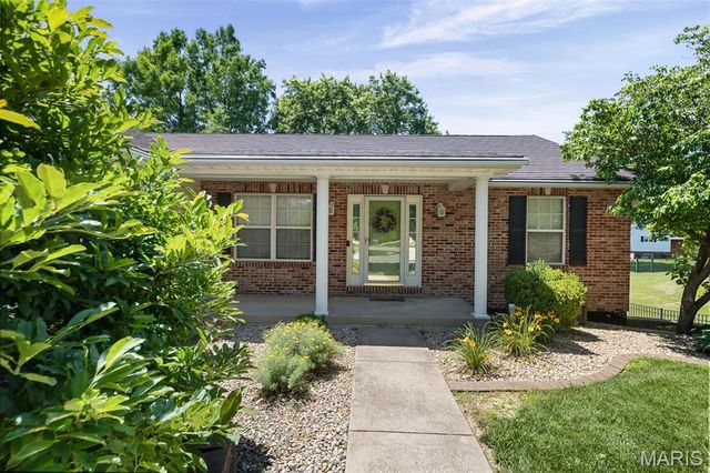 137 Egret Court, Belleville, IL 62223