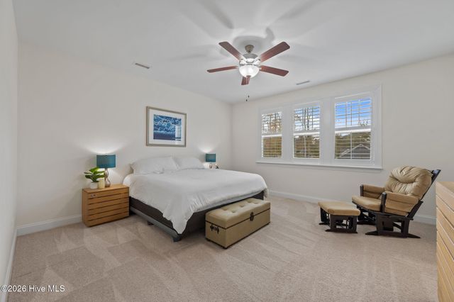 35 W Cloverfield Lane, Hampstead, NC 28443