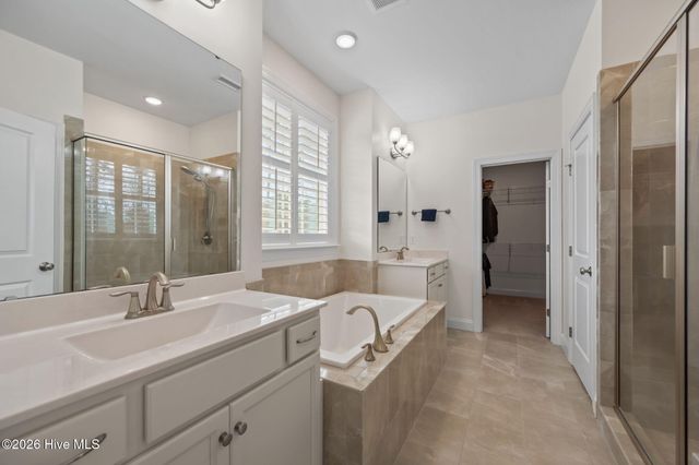 35 W Cloverfield Lane, Hampstead, NC 28443