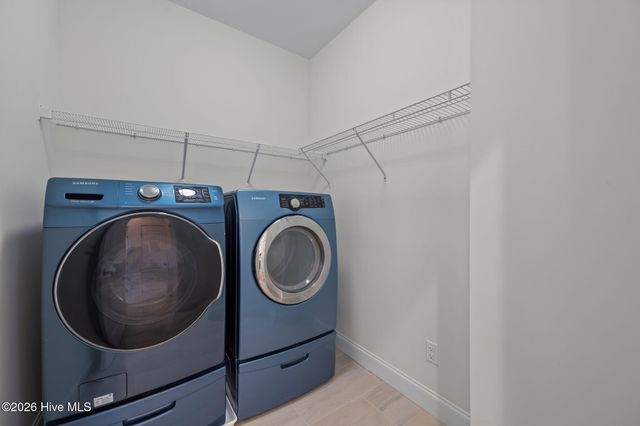 35 W Cloverfield Lane, Hampstead, NC 28443