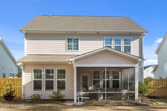 35 W Cloverfield Lane, Hampstead, NC 28443