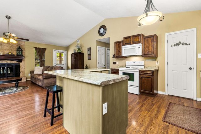 819 Hidden Oaks Drive, Point Blank, TX 77364