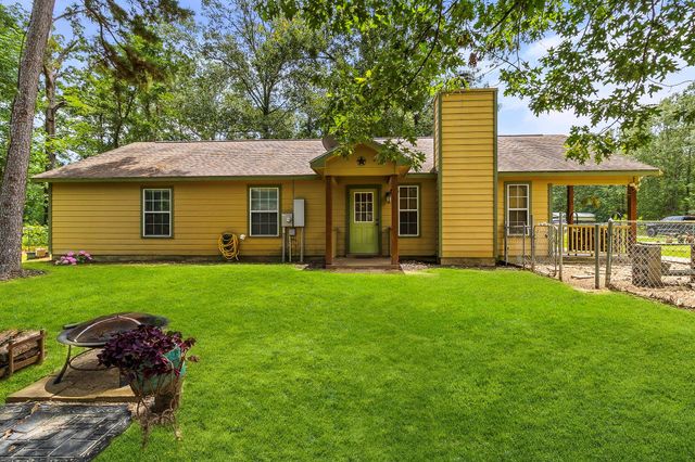 819 Hidden Oaks Drive, Point Blank, TX 77364