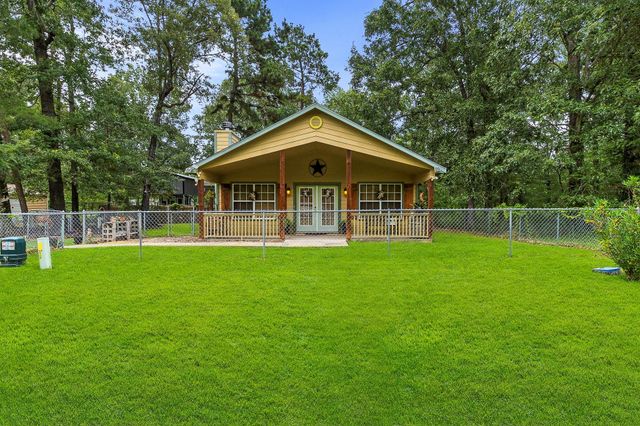 819 Hidden Oaks Drive, Point Blank, TX 77364