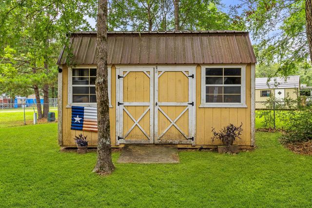 819 Hidden Oaks Drive, Point Blank, TX 77364