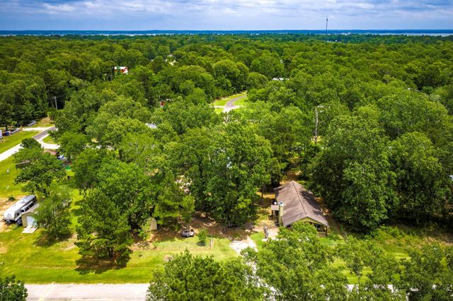 819 Hidden Oaks Drive, Point Blank, TX 77364