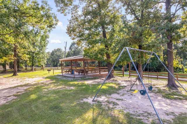 819 Hidden Oaks Drive, Point Blank, TX 77364