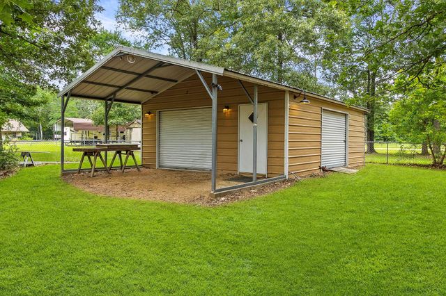 819 Hidden Oaks Drive, Point Blank, TX 77364