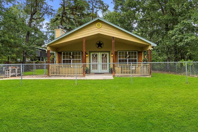 819 Hidden Oaks Drive, Point Blank, TX 77364