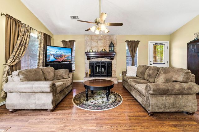 819 Hidden Oaks Drive, Point Blank, TX 77364