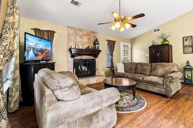 819 Hidden Oaks Drive, Point Blank, TX 77364