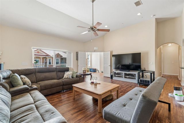 21041 SUNPOINT WAY 201, Lutz, FL 33558