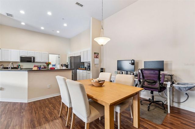 21041 SUNPOINT WAY 201, Lutz, FL 33558