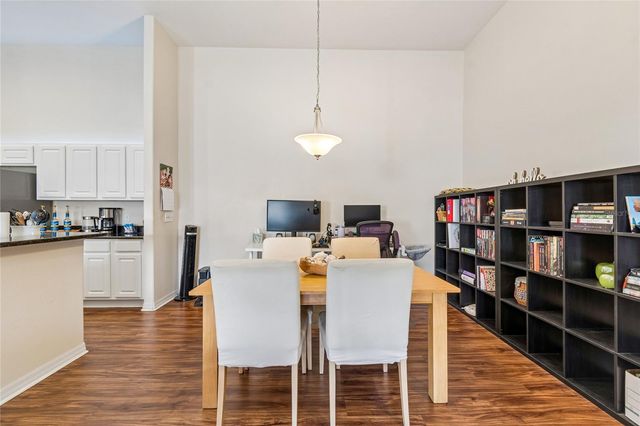 21041 SUNPOINT WAY 201, Lutz, FL 33558