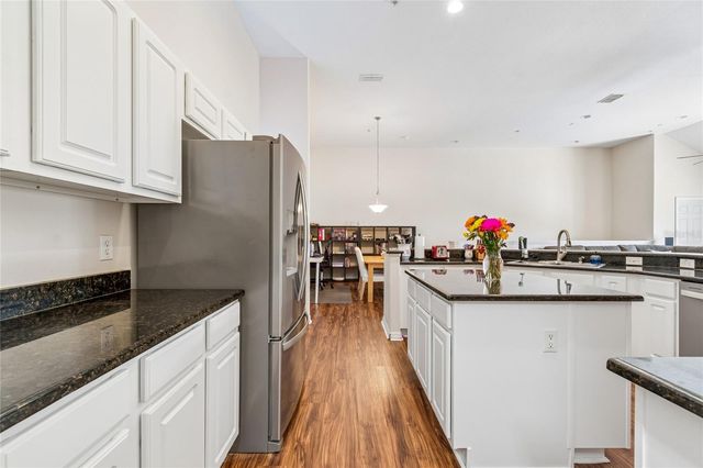 21041 SUNPOINT WAY 201, Lutz, FL 33558