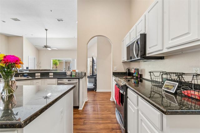 21041 SUNPOINT WAY 201, Lutz, FL 33558