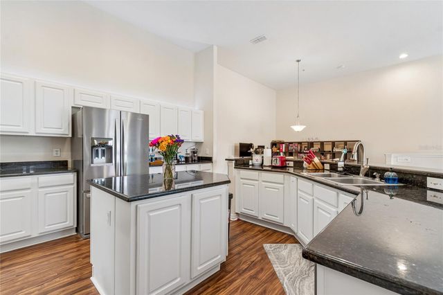 21041 SUNPOINT WAY 201, Lutz, FL 33558